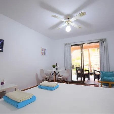 Cozy With Heated Swimming Pool *
